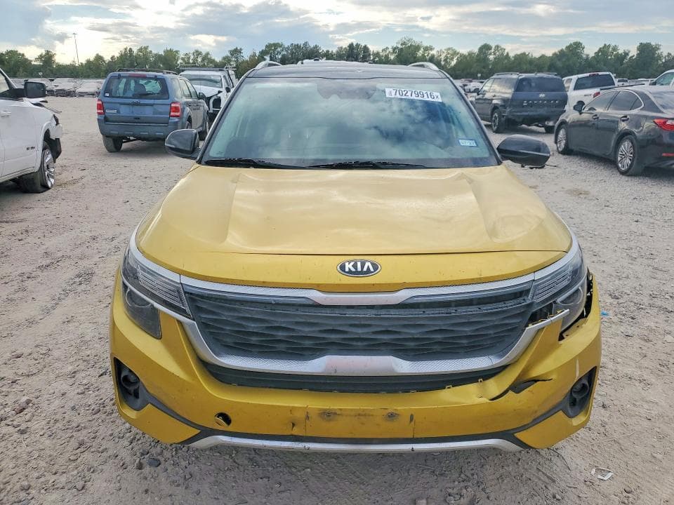 2021 KIA SELTOS S 5