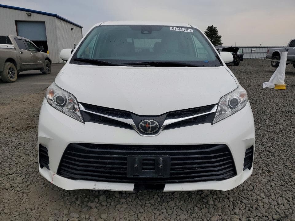 2020 TOYOTA SIENNA LE 5