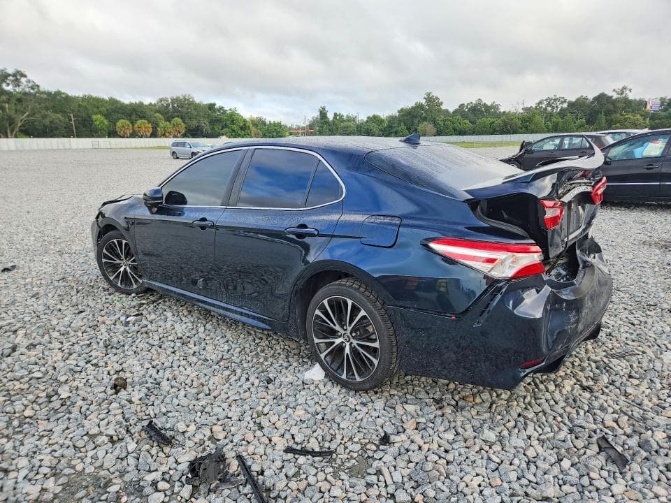 2020 TOYOTA CAMRY SE 2