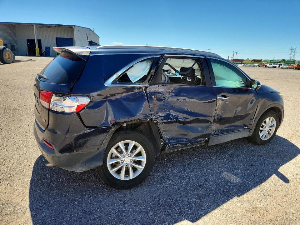 2017 KIA SORENTO LX 3