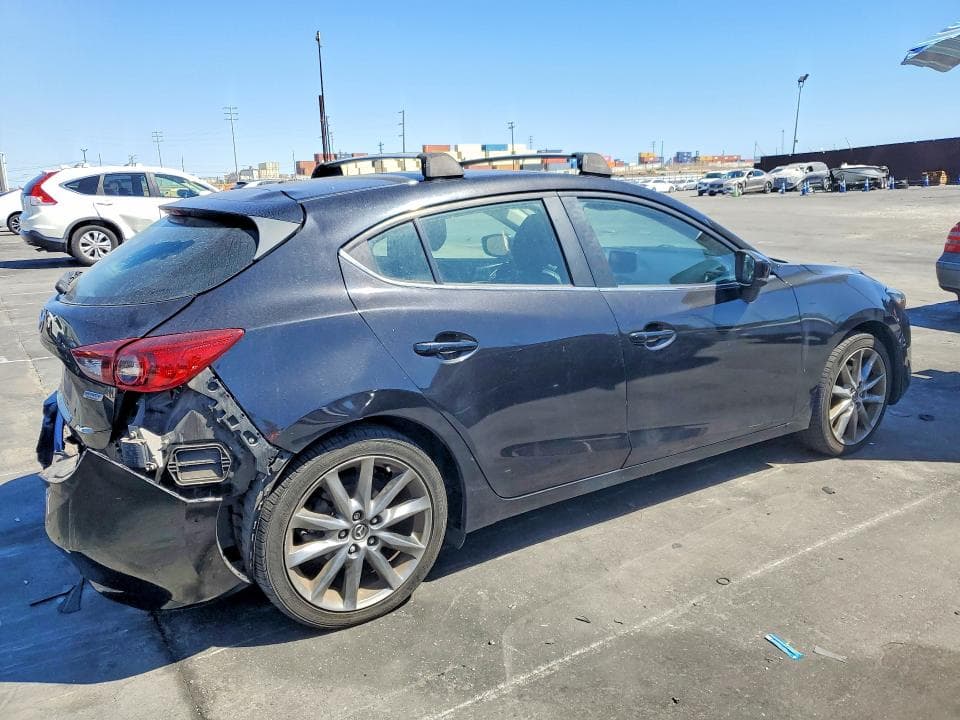2018 MAZDA 3 TOURING 3