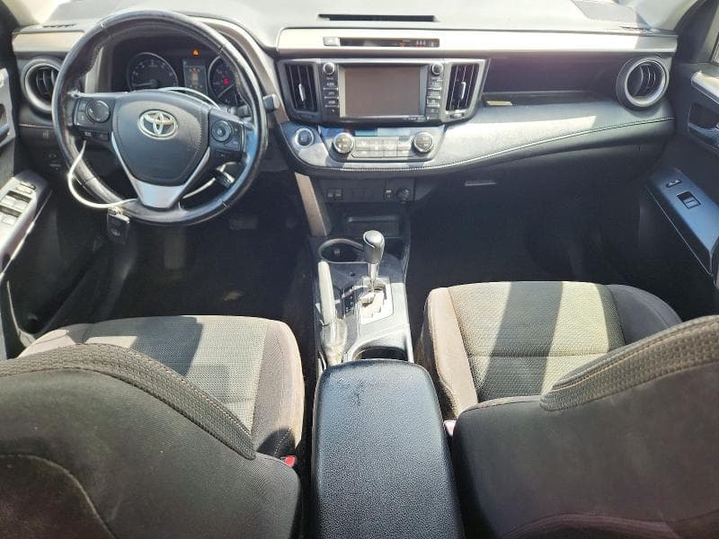 2017 TOYOTA RAV4 XLE 8