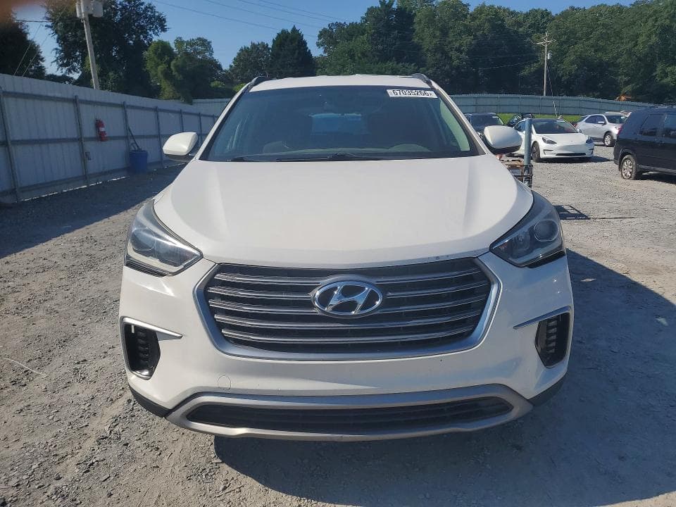 2017 HYUNDAI SANTA FE SE 5