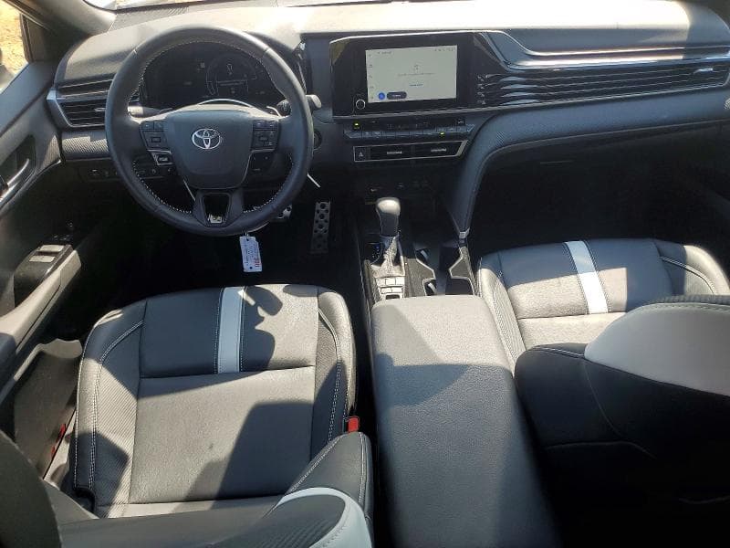 2025 TOYOTA CAMRY SE 8