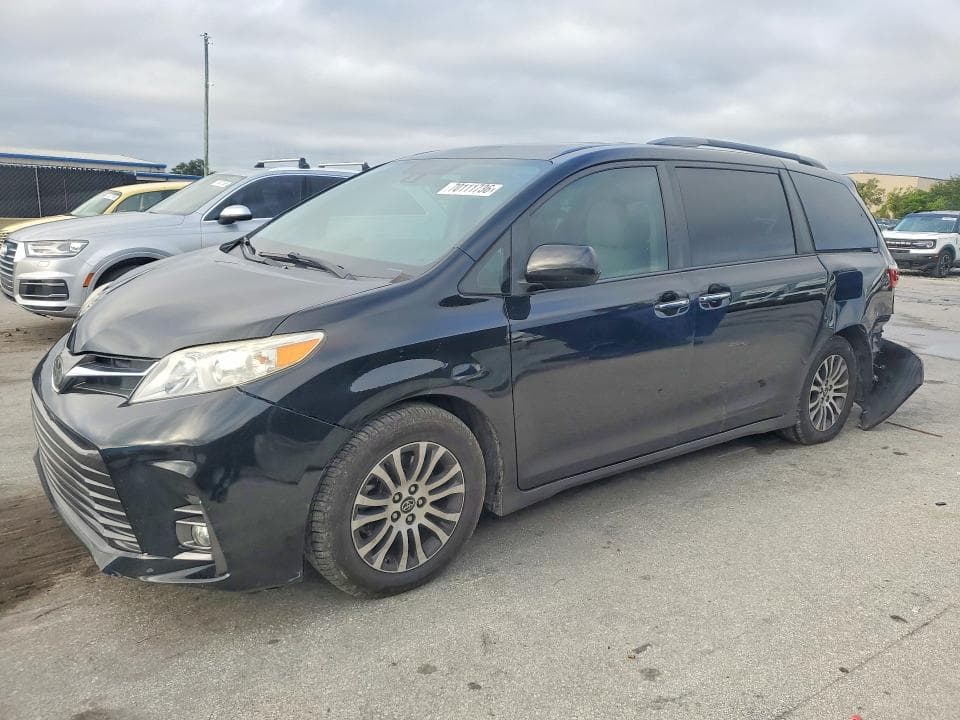 2019 TOYOTA SIENNA XLE 8-PASSENGER - 1