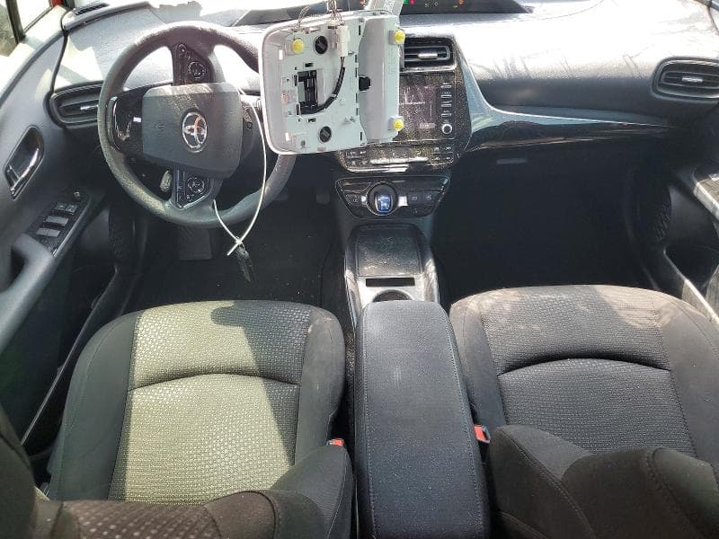 2020 TOYOTA PRIUS LE 8