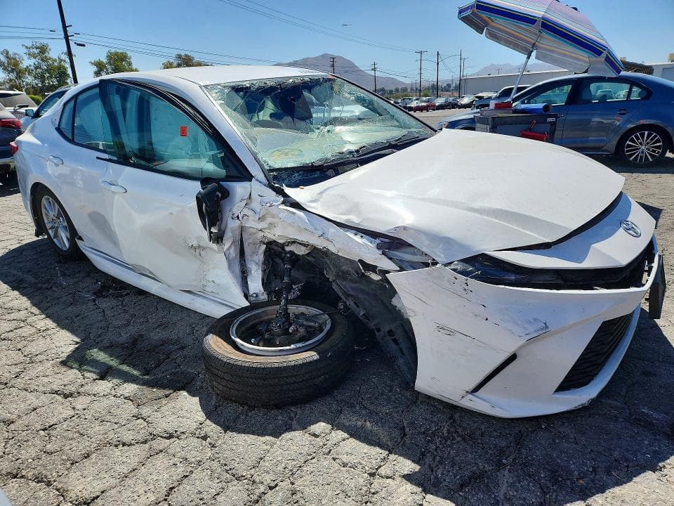 2025 TOYOTA CAMRY LE 4
