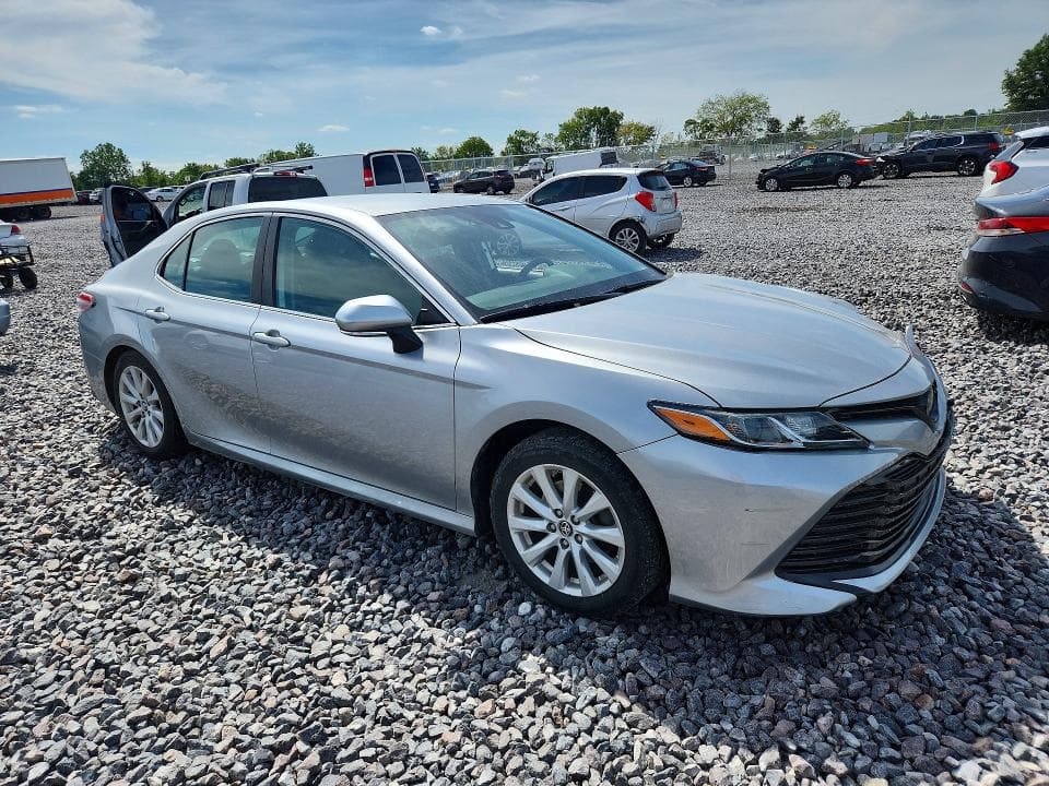 2019 TOYOTA CAMRY LE 4