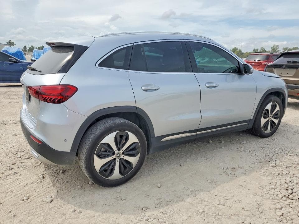2025 MERCEDES-BENZ GLA 250 3