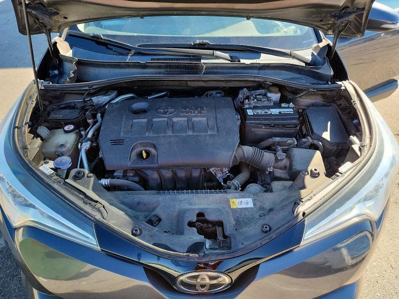 2019 TOYOTA C-HR XLE 11
