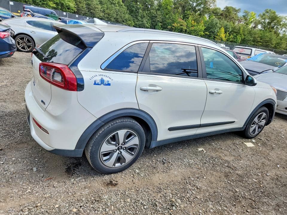 2019 KIA NIRO LX 3