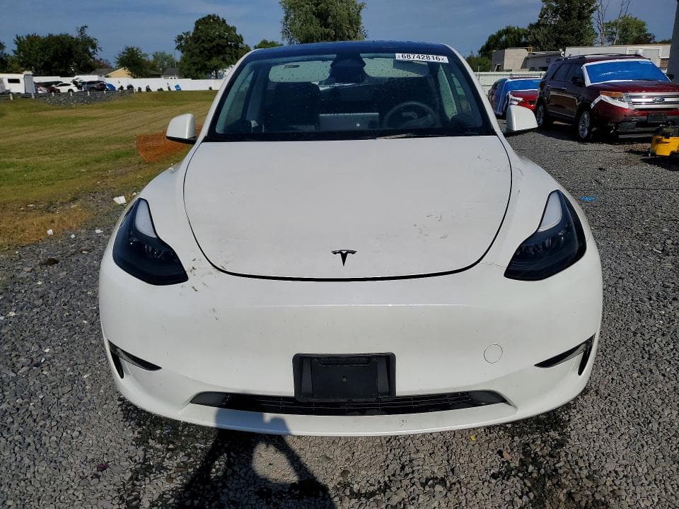 2024 TESLA MODEL Y 5