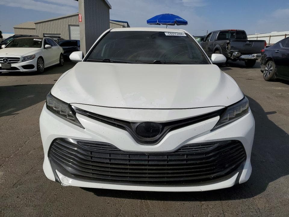 2019 TOYOTA CAMRY LE 5