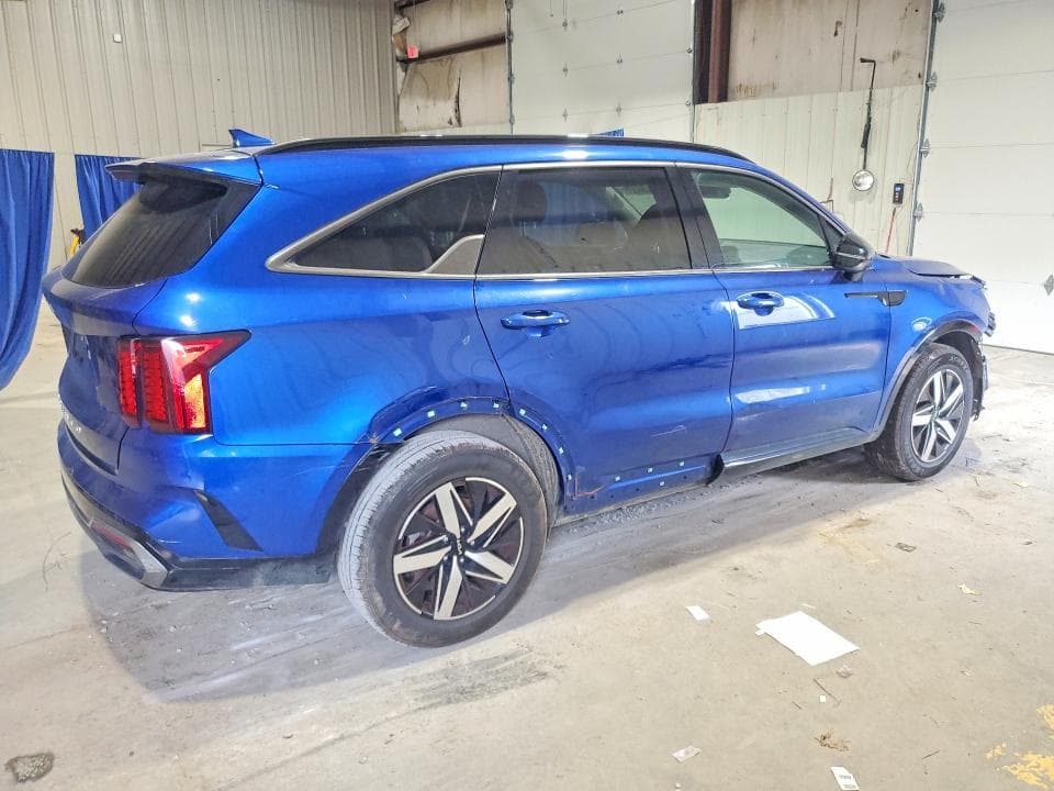 2022 KIA SORENTO S 3