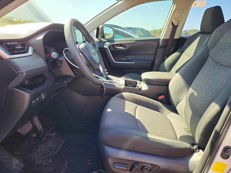 2020 TOYOTA RAV4 XLE 7