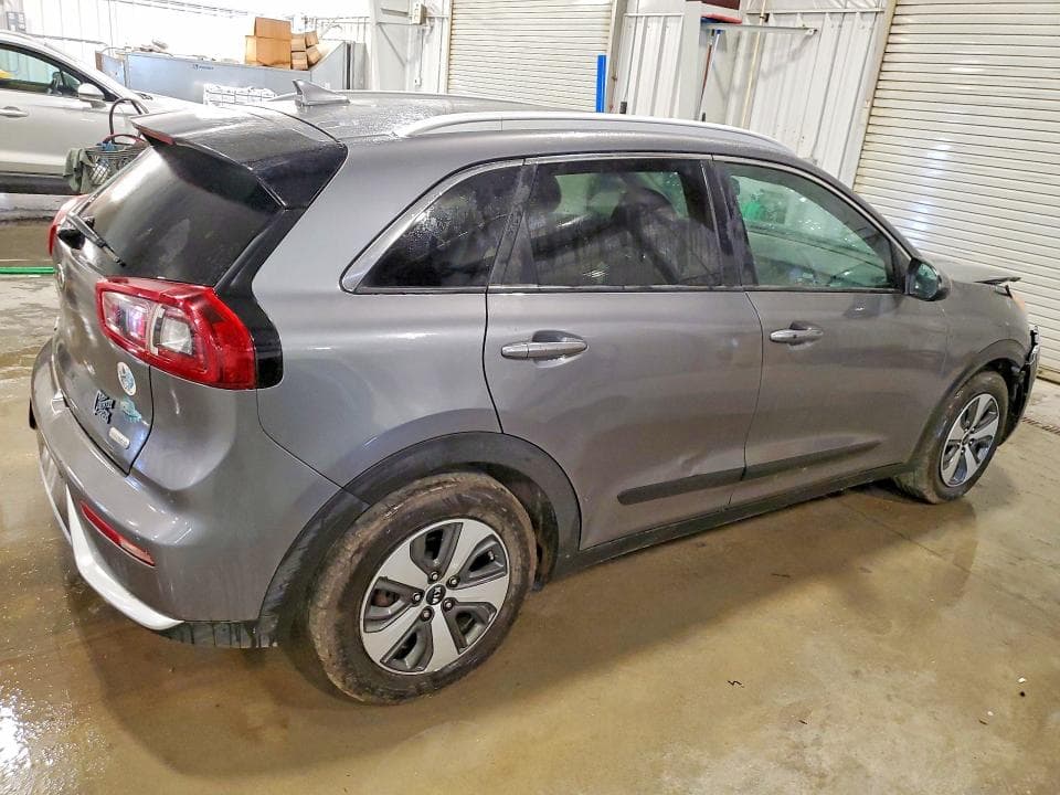 2017 KIA NIRO LX 3