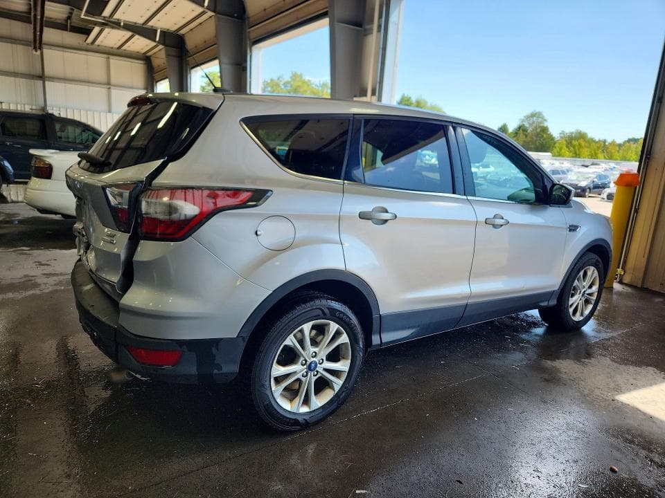 2017 FORD ESCAPE SE 3