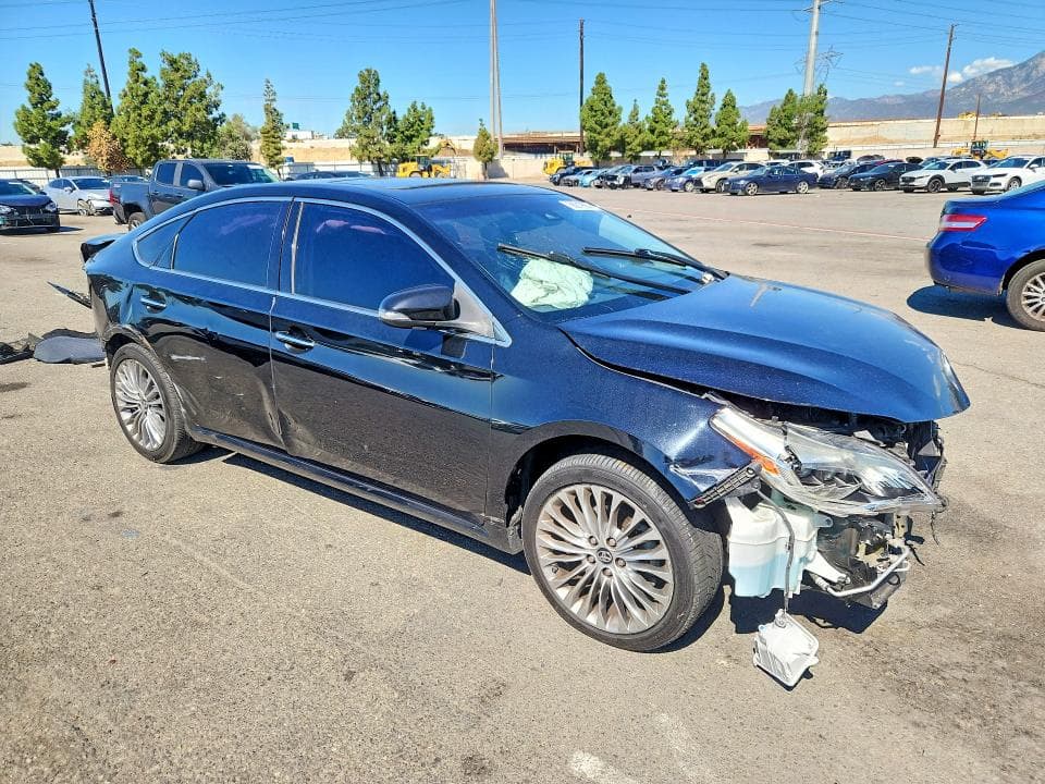 2018 TOYOTA AVALON LIMITED 4