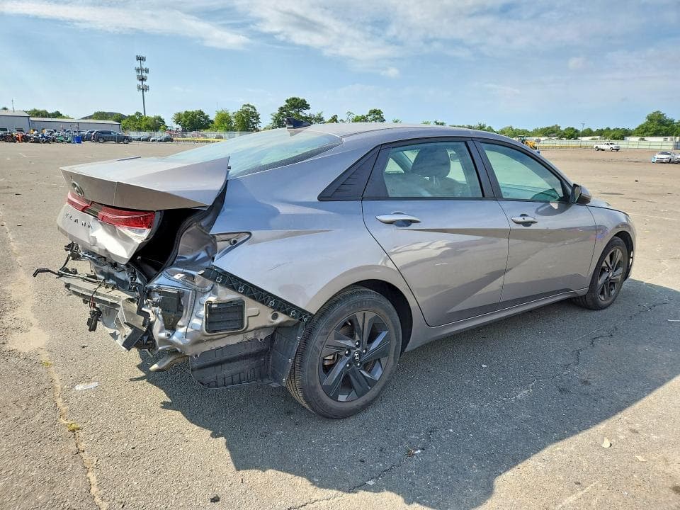 2022 HYUNDAI ELANTRA SEL 3