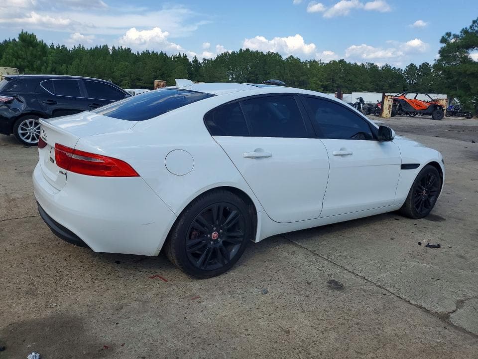 2017 JAGUAR XE PRESTIGE 3
