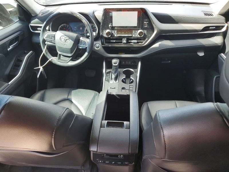 2024 TOYOTA HIGHLANDER XLE 8