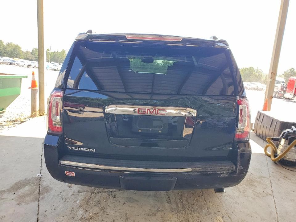 2018 GMC YUKON DENALI 6