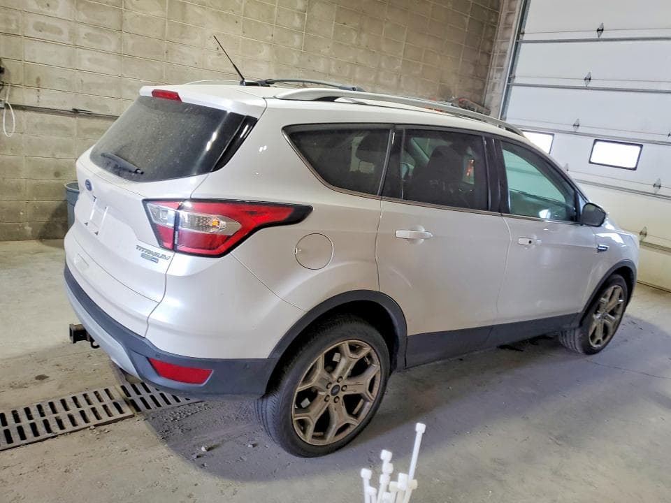 2017 FORD ESCAPE TITANIUM 3