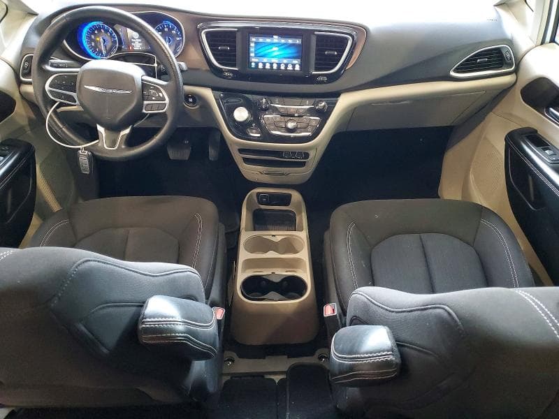 2021 CHRYSLER VOYAGER LX 8