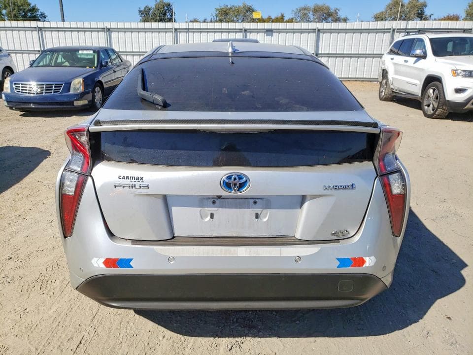 2017 TOYOTA PRIUS TWO 6