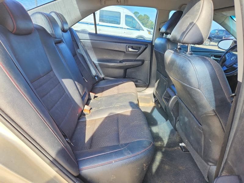 2017 TOYOTA CAMRY SE 10