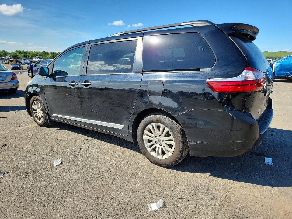 2017 TOYOTA SIENNA XLE 8-PASSENGER 2