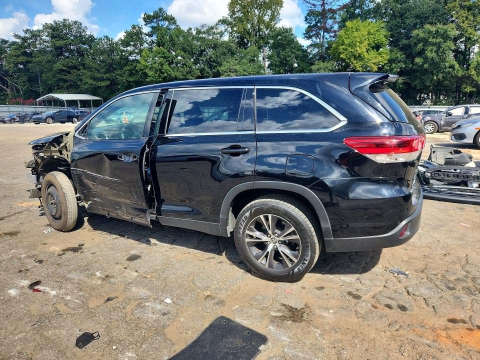 2019 TOYOTA HIGHLANDER LE 2