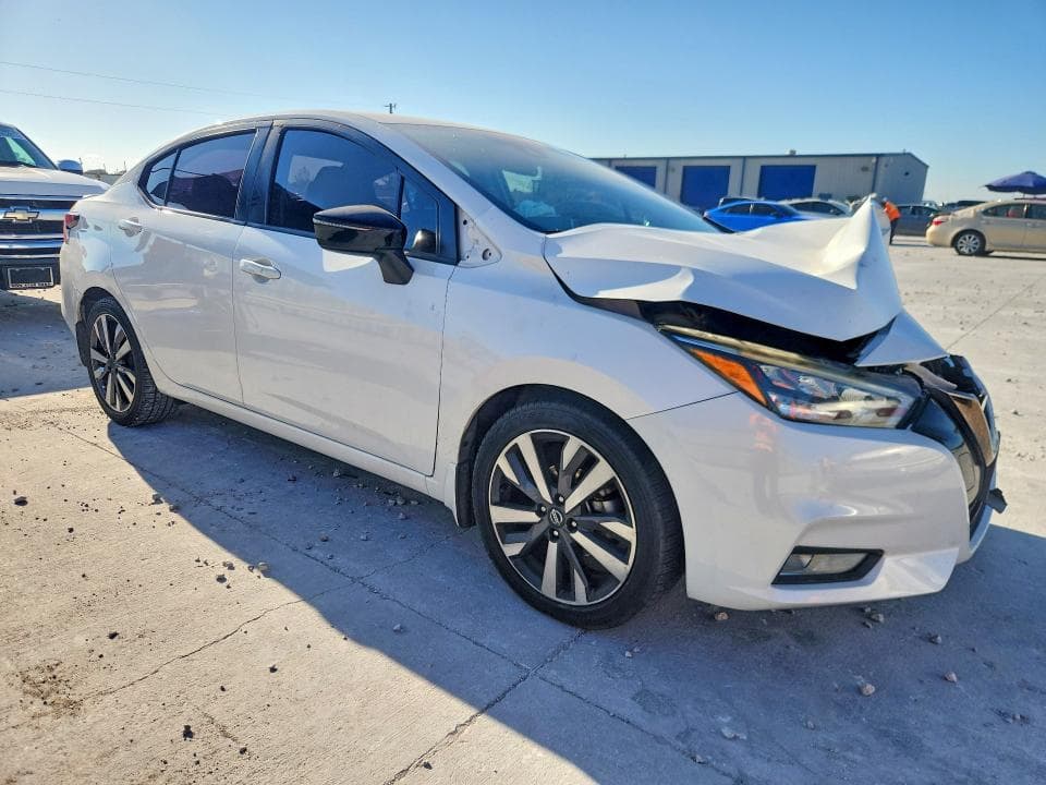 2020 NISSAN VERSA SR 4