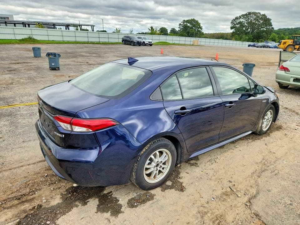 2021 TOYOTA COROLLA LE 3