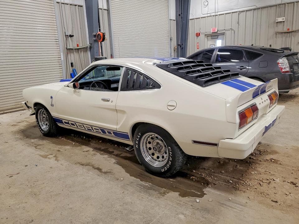 1976 FORD MUSTANG 2