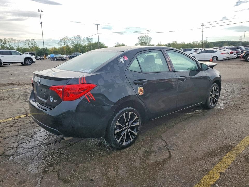 2017 TOYOTA COROLLA SE 3