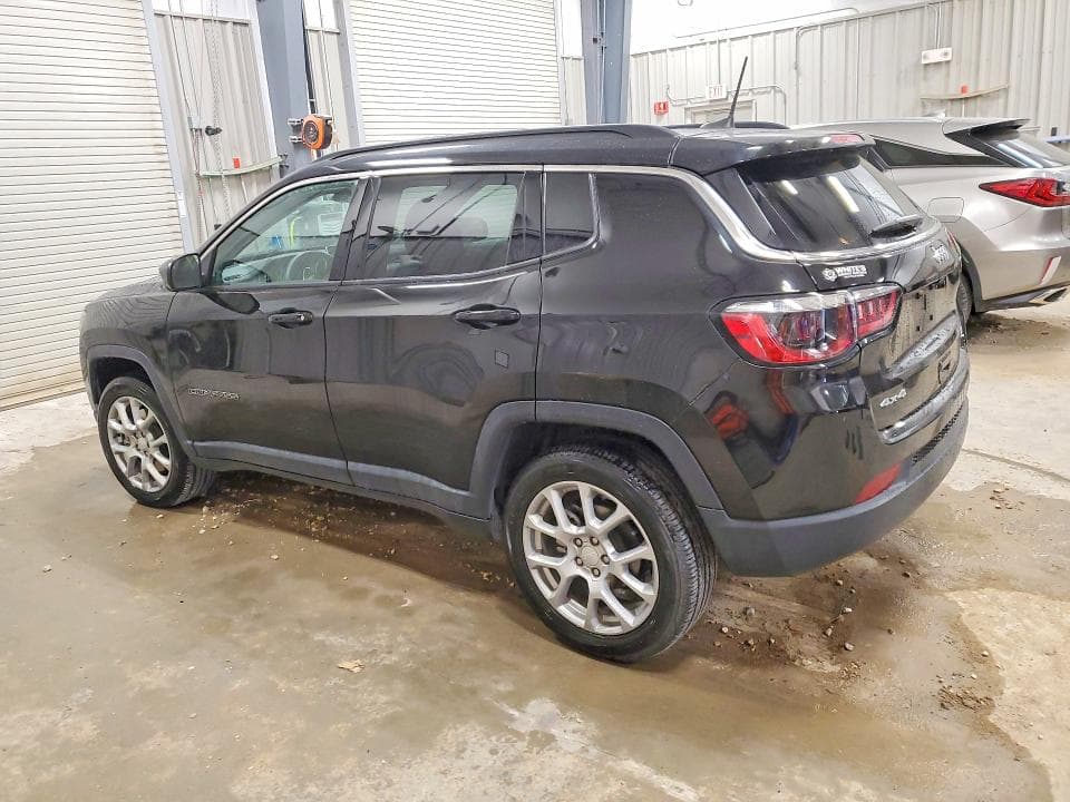 2024 JEEP COMPASS LATITUDE LUX 2