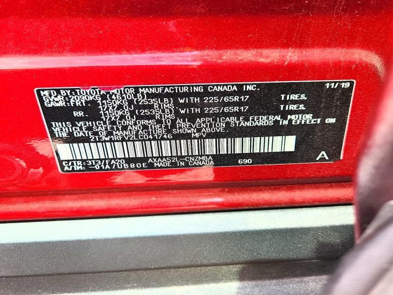 2020 TOYOTA RAV4 XLE 13