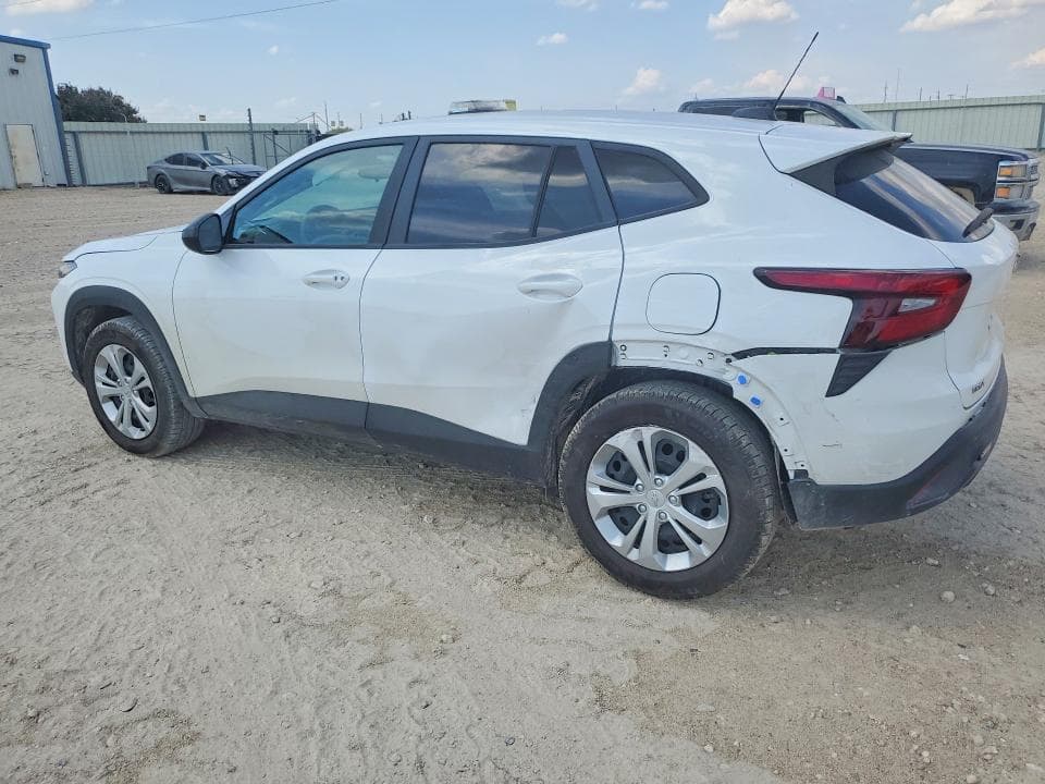 2025 CHEVROLET TRAX LS 2
