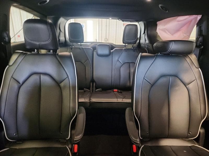 2027 CHRYSLER PACIFICA LIMITED 10