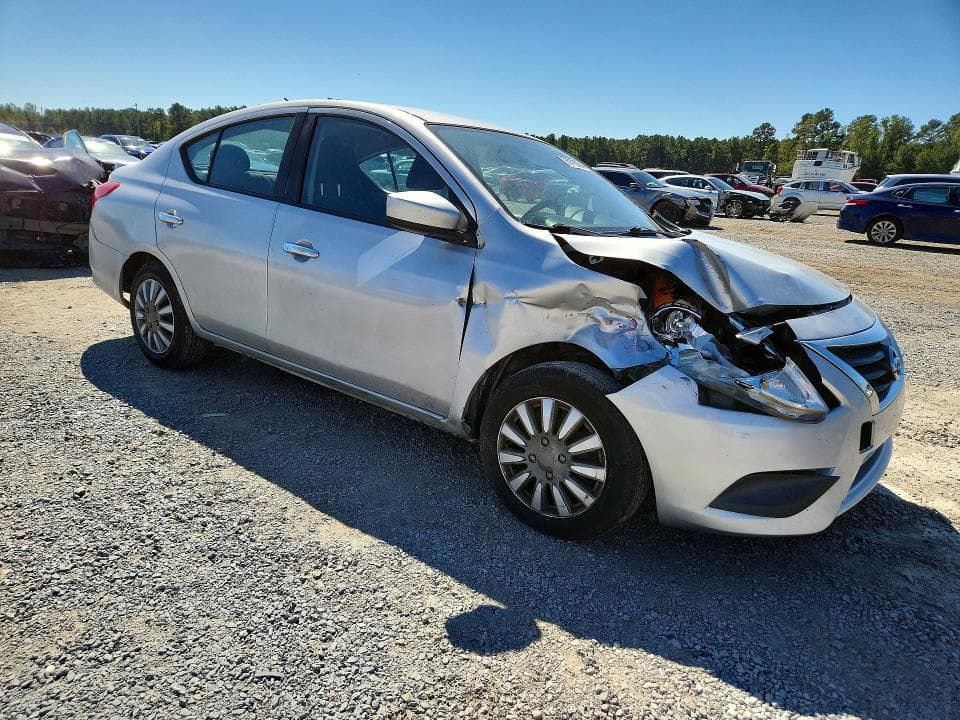 2018 NISSAN VERSA SV 4