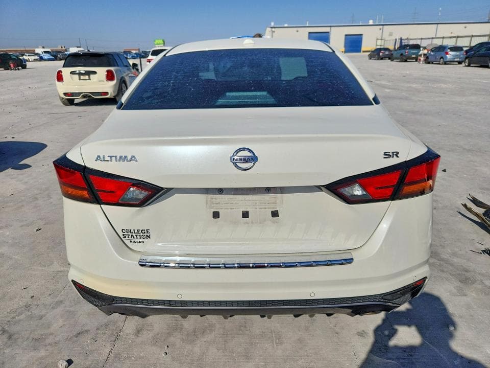 2022 NISSAN ALTIMA SR 6