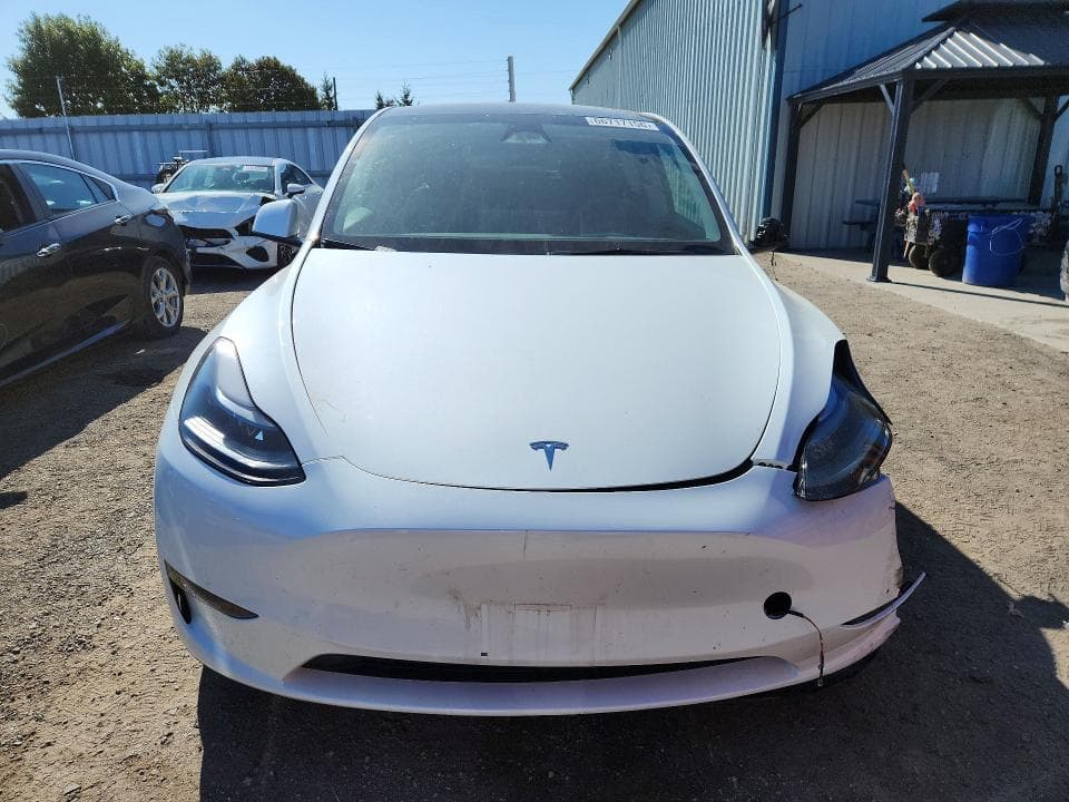 2024 TESLA MODEL Y 5