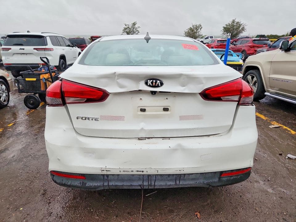 2017 KIA FORTE LX 6