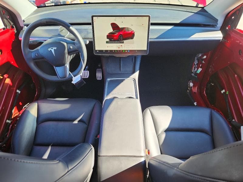 2025 TESLA MODEL Y 8