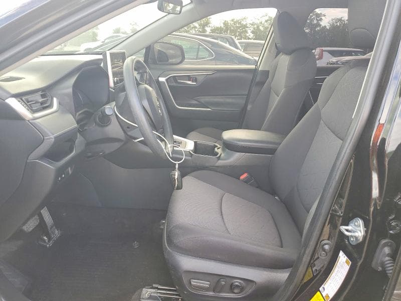 2025 TOYOTA RAV4 XLE 7