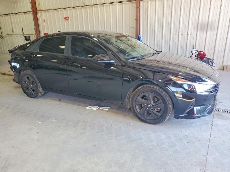 2023 HYUNDAI ELANTRA SEL 4