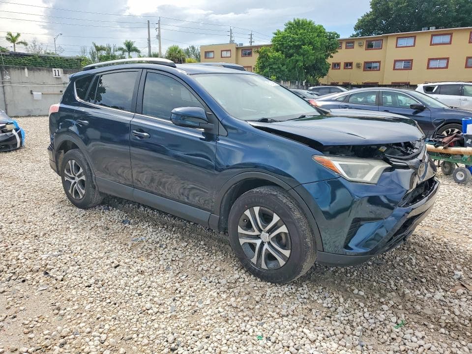 2017 TOYOTA RAV4 LE 4
