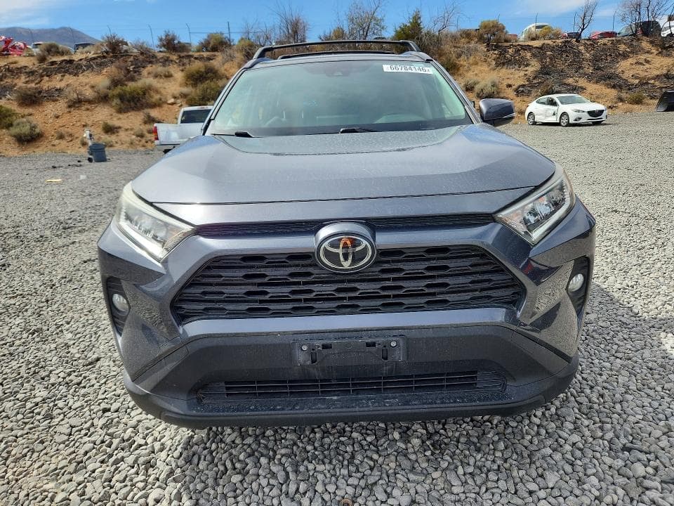 2019 TOYOTA RAV4 XLE 5