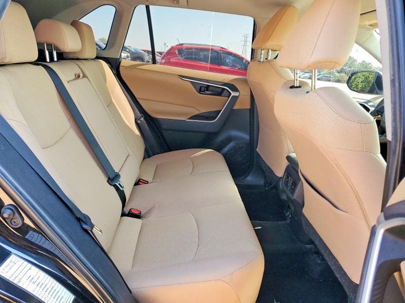 2022 TOYOTA RAV4 LE 11